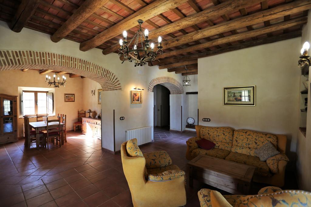 Villa Escutia カサジャ・デ・ラ・シエラ エクステリア 写真